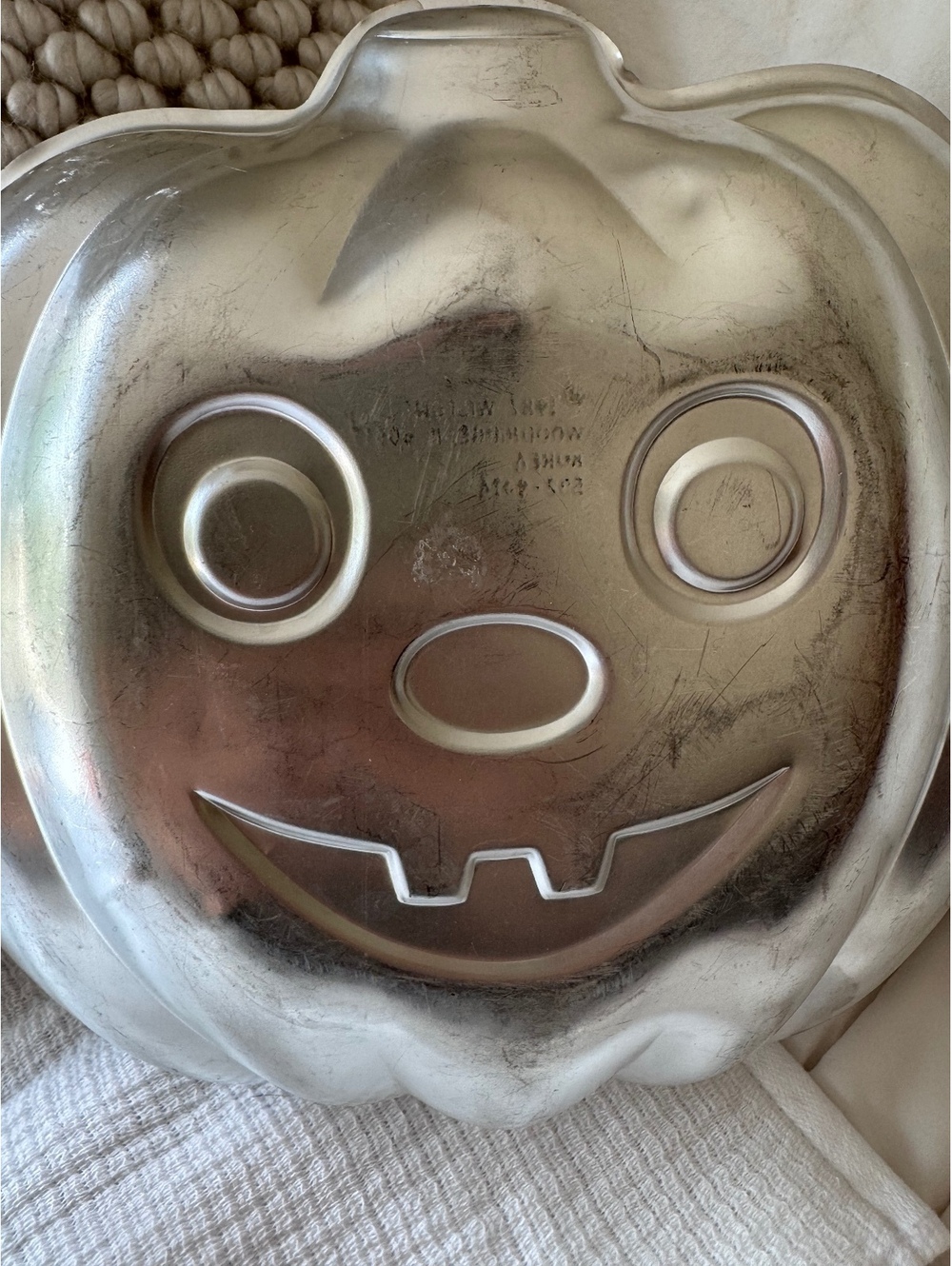 Vintage 1987 Wilton Jack O Lantern Pumpkin Cake Pan Aluminum Mold 502-9414